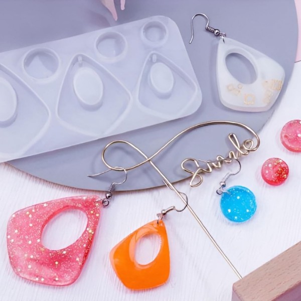 Epoksi Küpe Kalıbı Ortası Boş Asimetrik Üçgen Model Küpe Kalıbı Silikon