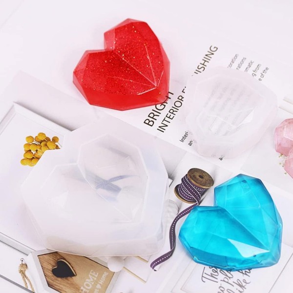 Epoksi Kalp Kalıbı Kristal Kesim Obje Kalıbı Silikon  5.7x5.7x1.5cm